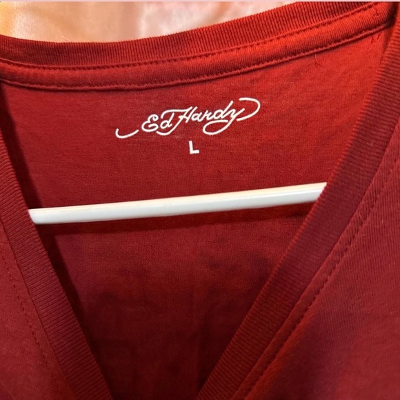 Ed Hardy Women's Burgundy Heart Graphic Tee - Picture 4 of 6